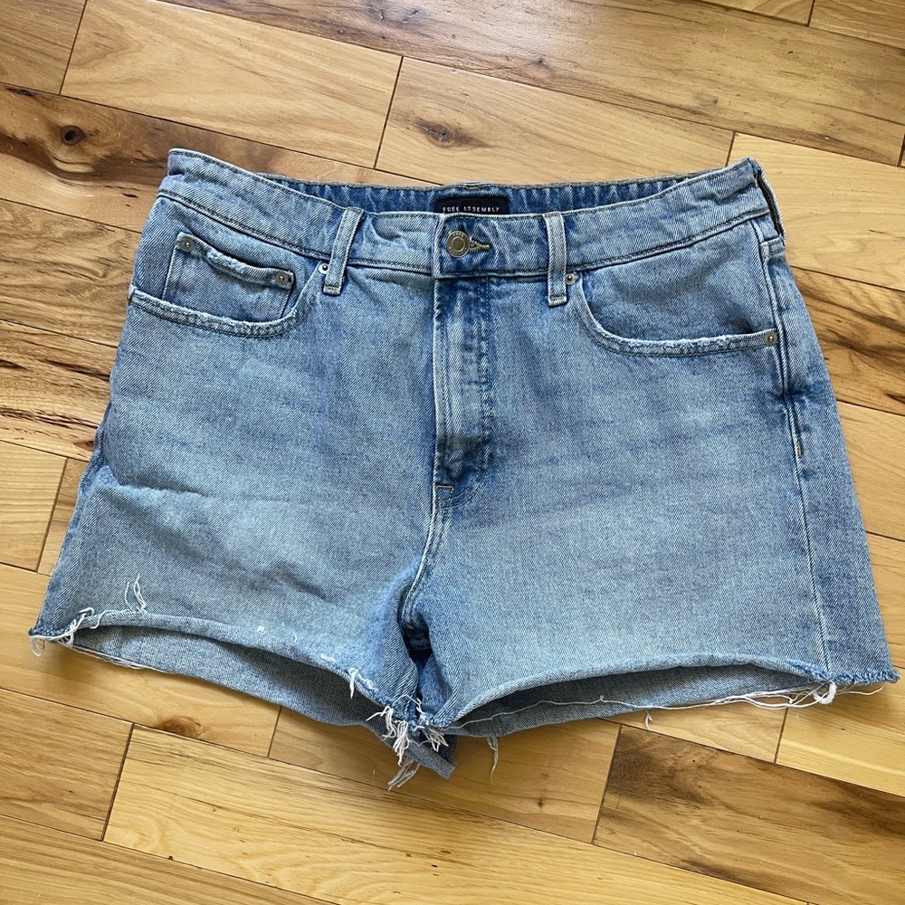 High waisted denim shorts